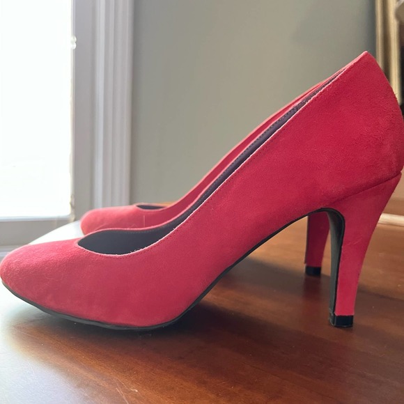 Liz Claiborne Suede Red Heels Size 7 M - Picture 1 of 8